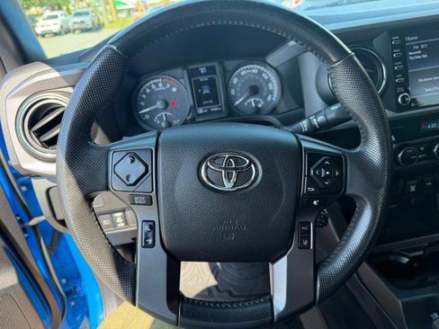 Used 2021 Toyota Tacoma TRD Off-Road AWD/4WD image 13