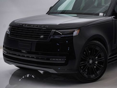 Used 2025 Land Rover Range Rover Long Wheelbase SE AWD/4WD image 4