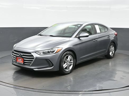 Used 2017 Hyundai Elantra SE w/ SE A/T Tech Package 03 FWD image 2