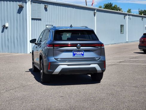 Certified 2025 Volkswagen Tiguan SE AWD/4WD image 5