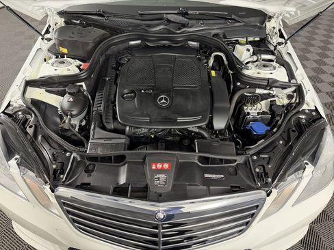 Used 2013 Mercedes-Benz E 350 4MATIC Sedan image 34
