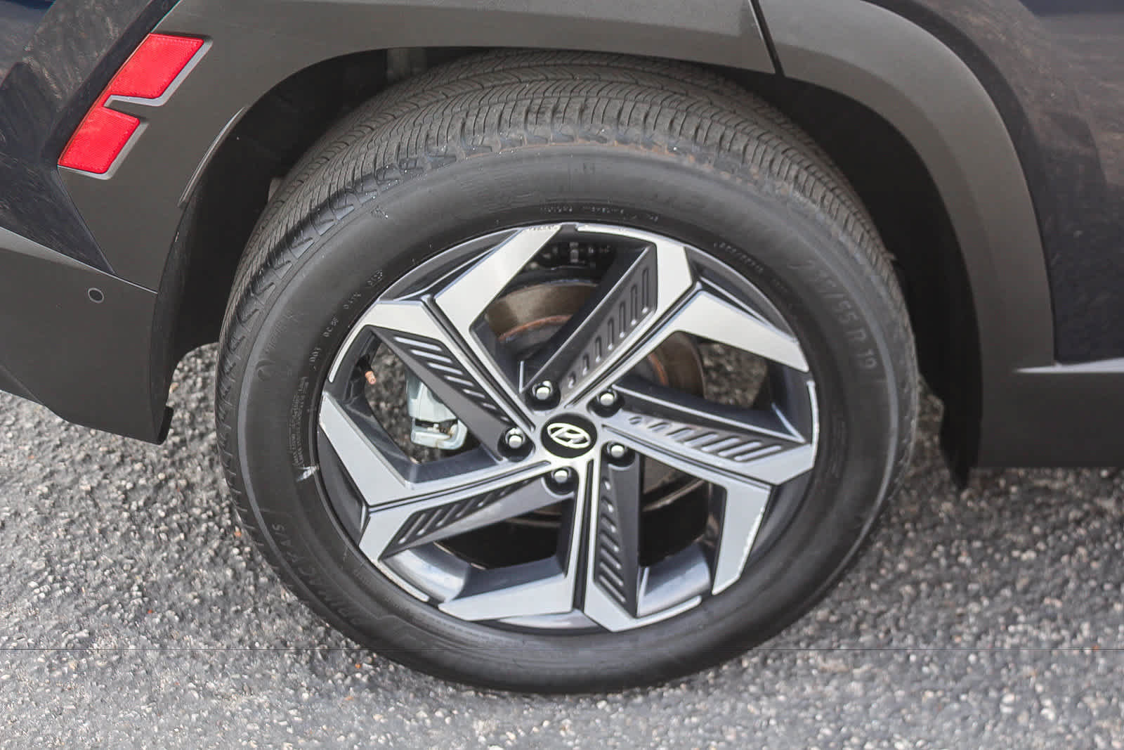 Certified 2023 Hyundai Tucson Limited AWD/4WD image 11