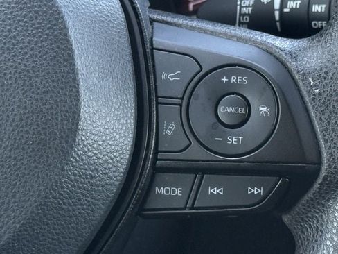 Used 2025 Toyota RAV4 XLE FWD image 15