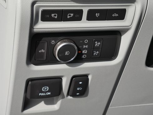 Certified 2021 Ford F150 Limited AWD/4WD image 6