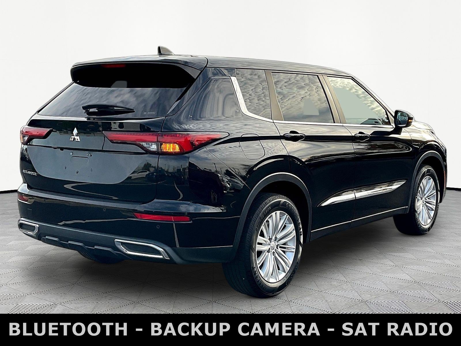 Used 2023 Mitsubishi Outlander ES AWD/4WD image 6