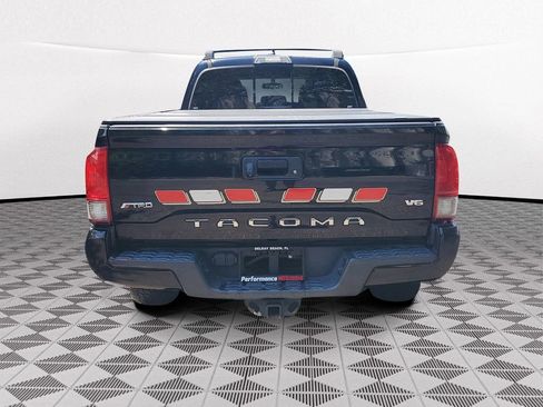 Used 2017 Toyota Tacoma TRD Sport w/ Tow Package RWD image 5