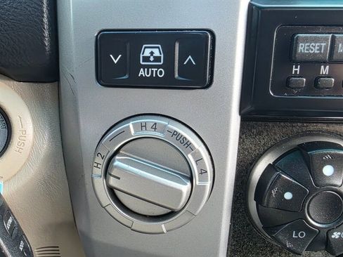 Used 2005 Toyota 4Runner Limited image 19