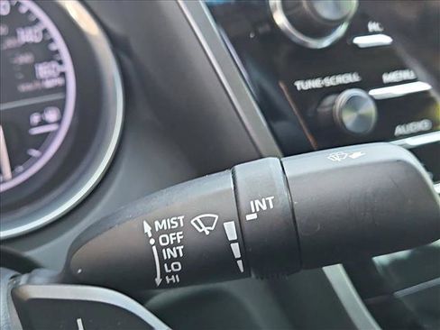 Used 2019 Toyota Camry SE w/ Carpet Mat Package FWD image 14