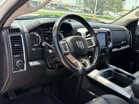 Used 2016 RAM 3500 Laramie w/ Convenience Group AWD/4WD image 4