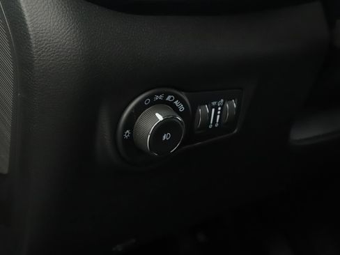 Used 2024 Jeep Compass Latitude w/ Sun and Sound Group image 9