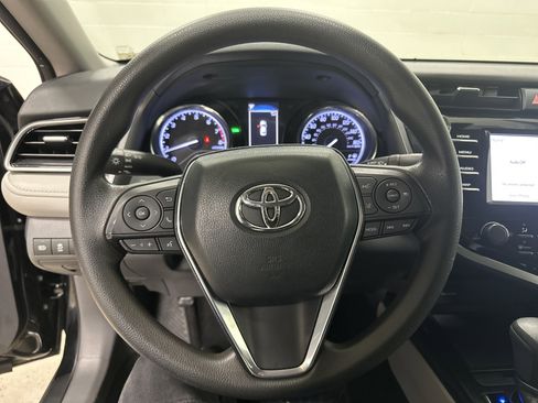 Used 2019 Toyota Camry LE image 18