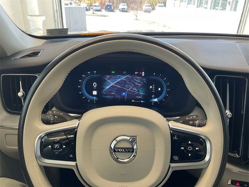 Certified 2024 Volvo XC60 B5 Plus image 18