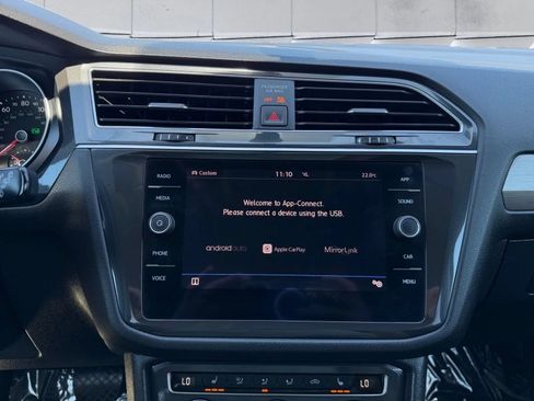 Used 2019 Volkswagen Tiguan SE AWD/4WD image 14