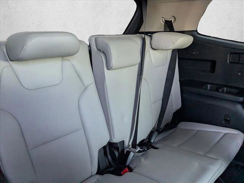 Used 2023 Kia Telluride S image 22