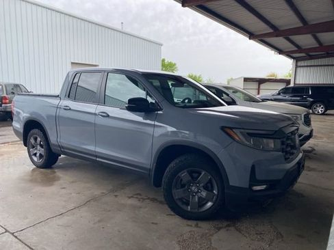 Used 2024 Honda Ridgeline TrailSport image 2