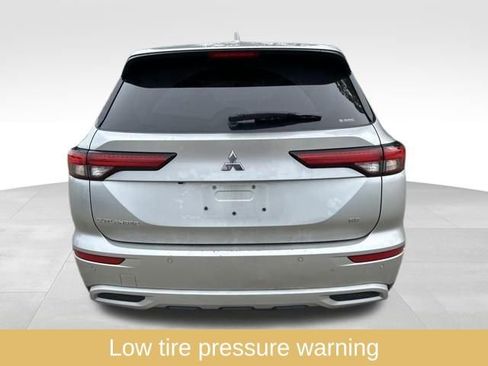 Used 2024 Mitsubishi Outlander SE image 7