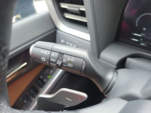 Used 2025 Lexus GX 550 w/ Accessory Package (Z1) image 21