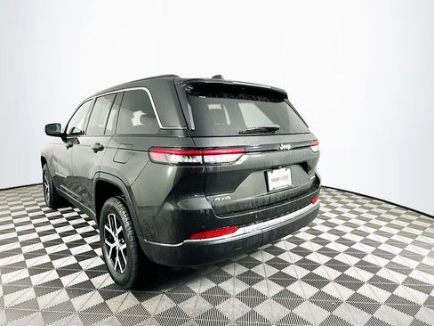 Certified 2024 Jeep Grand Cherokee Limited image 7