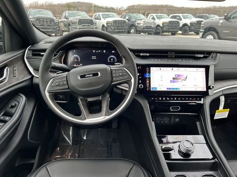 New 2026 Jeep Grand Cherokee Limited image 10