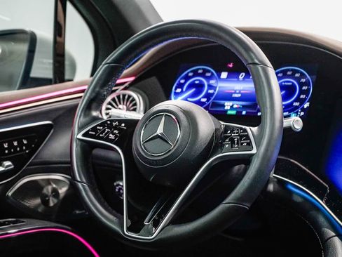 Used 2023 Mercedes-Benz EQS 580 4MATIC SUV image 15