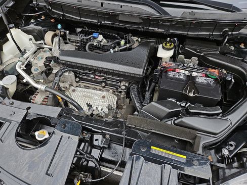 Used 2018 Nissan Rogue SV image 27