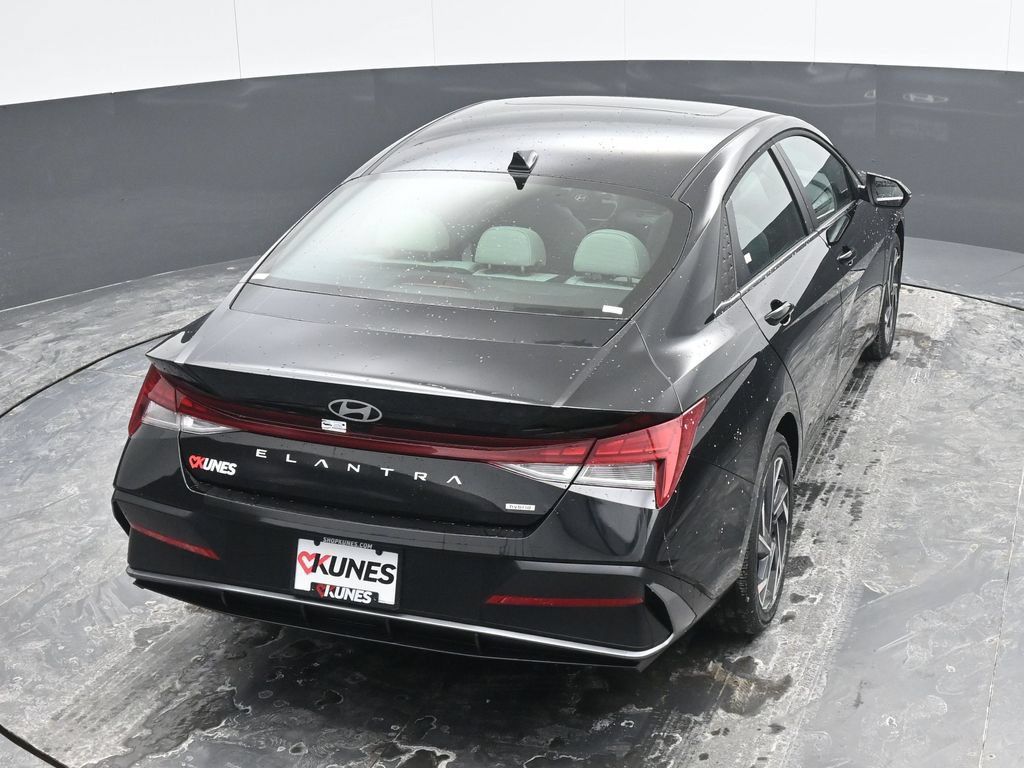 Used 2026 Hyundai Elantra Limited w/ Cargo Package FWD image 36