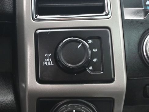 Used 2018 Ford F150 Lariat w/ Equipment Group 502A Luxury image 23