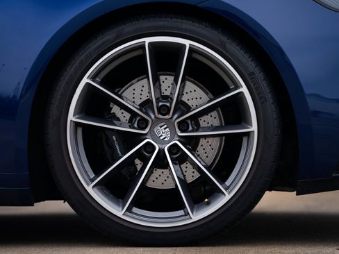 Used 2020 Porsche 911 Carrera 4S image 34