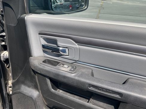 Used 2022 RAM 1500 Classic SLT w/ Electronics Convenience Group AWD/4WD image 17