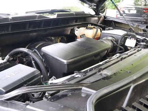 Used 2025 Chevrolet Tahoe Z71 AWD/4WD image 17