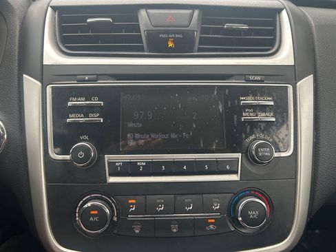 Used 2018 Nissan Altima 2.5 S FWD image 25