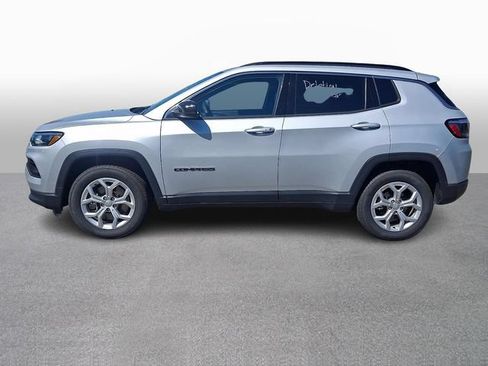 Used 2024 Jeep Compass Latitude AWD/4WD image 7
