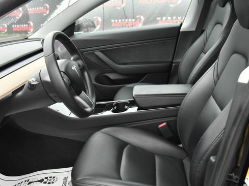 Used 2019 Tesla Model 3 Standard Range image 17
