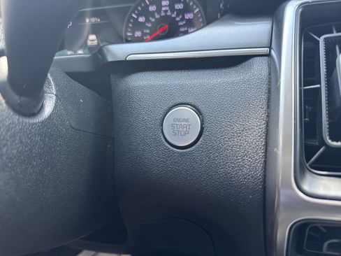 Used 2023 Kia Sorento S FWD image 22