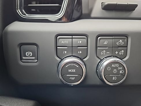Used 2026 GMC Sierra 1500 AT4 w/ Technology Package AWD/4WD image 24