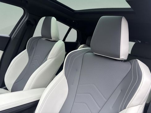 New 2026 BMW X2 xDrive28i w/ Technology Package image 10