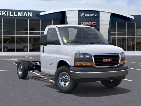 New 2025 GMC Savana 3500 w/ Power Convenience Package image 7