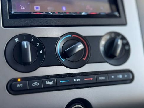 Used 2011 Ford Expedition EL XLT image 32