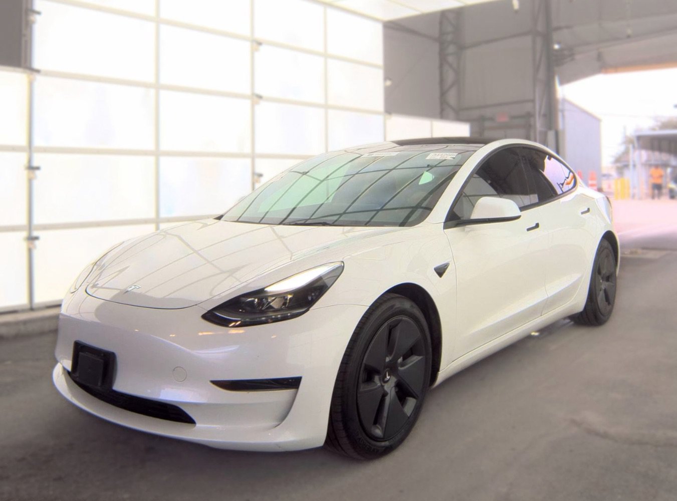 Used 2023 Tesla Model 3 Standard Range RWD image 1