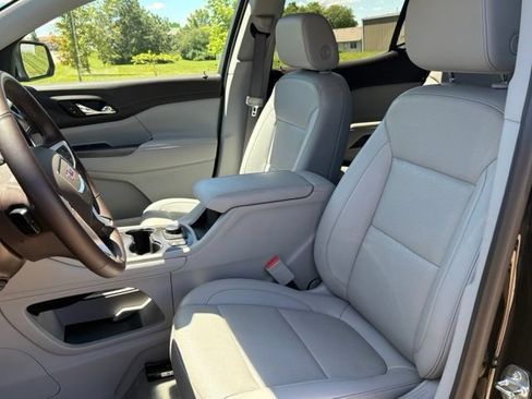 Used 2023 GMC Acadia SLT w/ Preferred Package AWD/4WD image 9