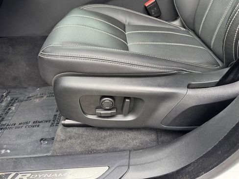 Used 2023 Land Rover Range Rover Velar R-Dynamic S image 12