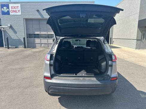 Used 2020 Jeep Cherokee Latitude Plus AWD/4WD image 24