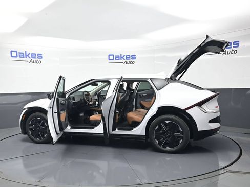 New 2026 Kia EV6 Wind RWD image 54