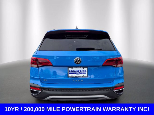 Used 2023 Volkswagen Taos SE w/ Panoramic Sunroof Package FWD image 4