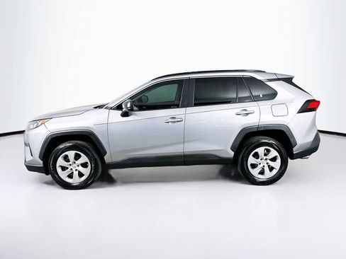 Used 2021 Toyota RAV4 LE image 3