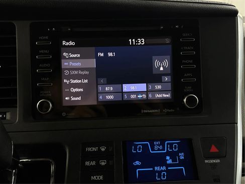 Used 2019 Toyota Sienna XLE FWD image 43