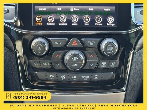 Used 2022 Jeep Grand Cherokee Laredo X image 14