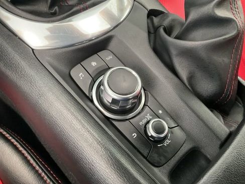 Used 2017 MAZDA MX-5 Miata RF Grand Touring w/ Appearance Package image 11