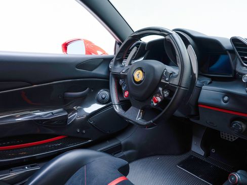 Used 2020 Ferrari 488 Pista Coupe RWD image 65