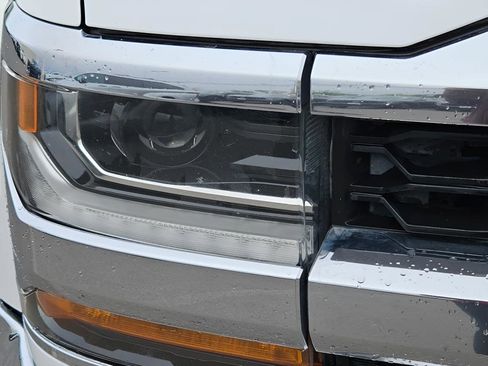 Used 2018 Chevrolet Silverado 1500 LT image 33